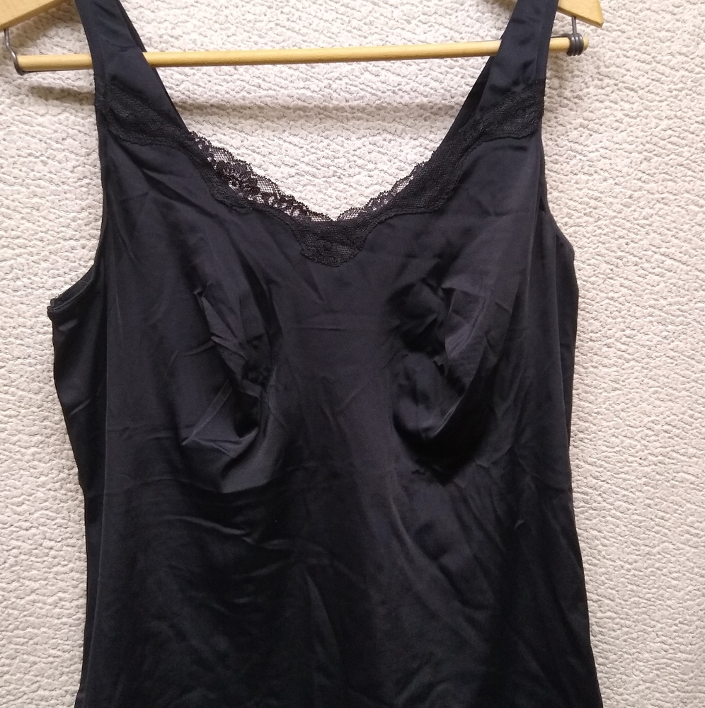 Women's back Delta Burke